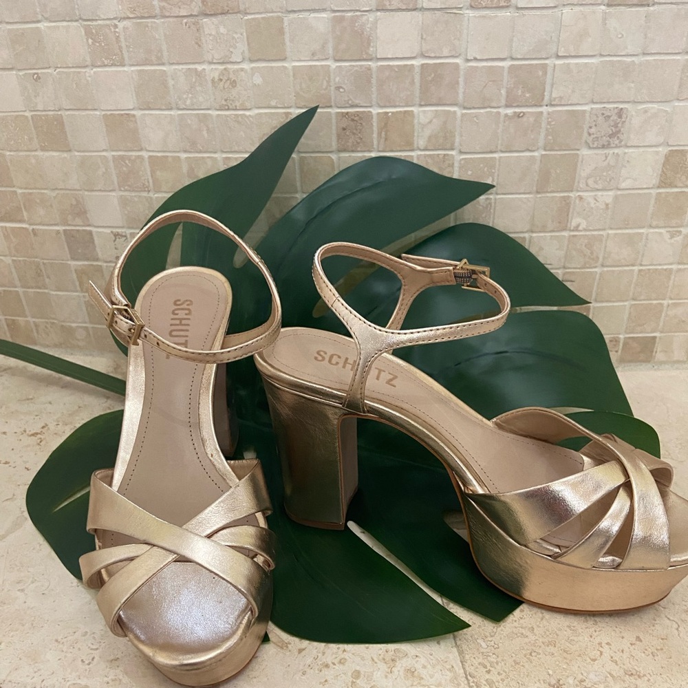 SCHUTZ gold high heels with straps